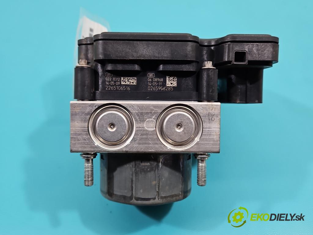 Renault Captur I 2013-2019 0.9 Tce 90 HP manual 66 kW 898 cm3 5- čerpadlo abs 476605492R-A (Pumpa ABS)