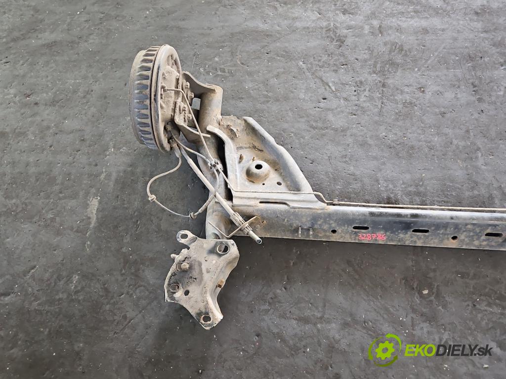 Renault Captur I 2013-2019 0.9 Tce 90 hp manual 66 kW 898 cm3 5- zadní výztuha  (Výztuhy zadní)