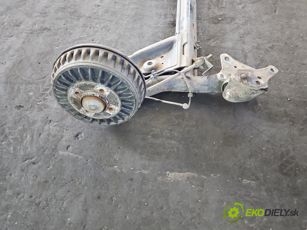 Renault Captur I 2013-2019 0.9 Tce 90 hp manual 66 kW 898 cm3 5- zadní výztuha  (Výztuhy zadní)