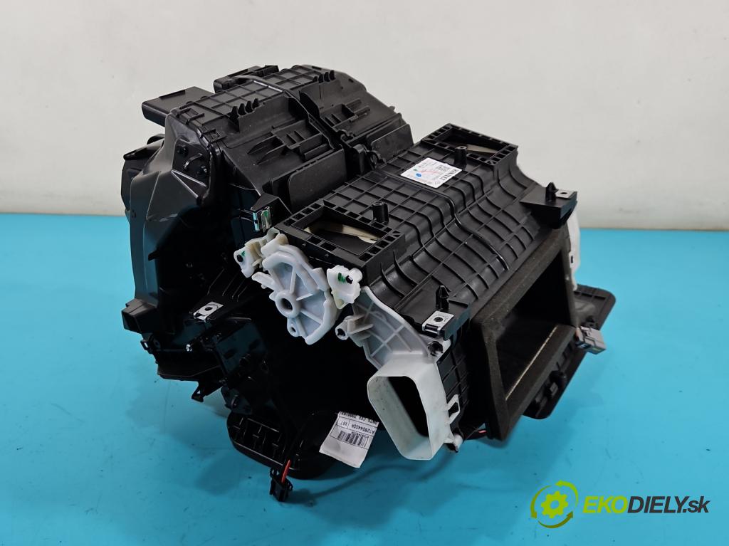 Renault Captur I 2013-2019 0.9 Tce 90 hp manual 66 kW 898 cm3 5- radiátor 272701738R (Radiátory topení)