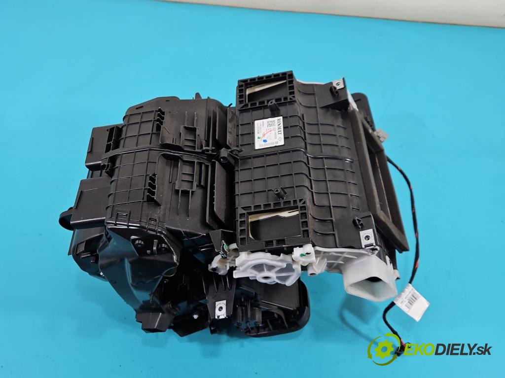 Renault Captur I 2013-2019 0.9 Tce 90 hp manual 66 kW 898 cm3 5- radiátor 272701738R (Radiátory topení)