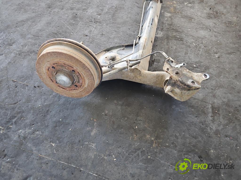 Dacia Sandero II 2012-2020 1.0 12V 73 hp manual 54 kW 999 cm3 5- zadní výztuha  (Výztuhy zadní)