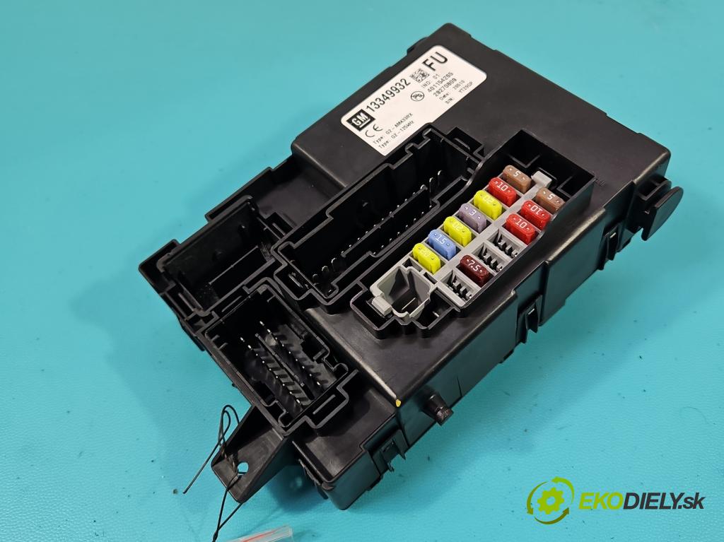 Opel Meriva B 2010-2017 1.7 cdti 131 HP manual 96 kW 1686 cm3 5- skrinka poistka 13349932 (Poistková skrinka)