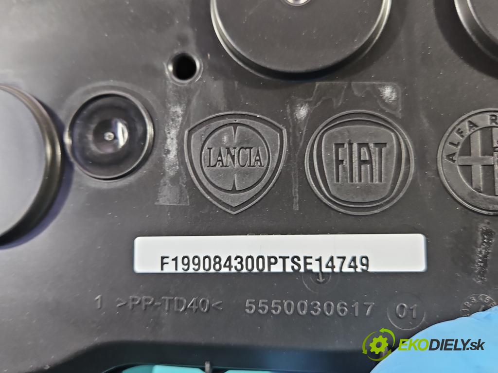 Fiat Punto EVO 09-12 1.4 77 HP manual 57 kW 1368 cm3 5- prístrojovka/ budíky 5550030617 (Prístrojová doska)