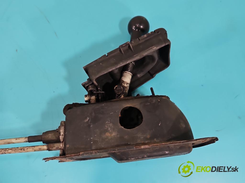 Vw Passat B3 1988-1993 1.6d 69KM manual 51 kW 1600 cm3 5- Páka: Změny: stupeň,rýchlosť  (Rýchlostná páka (kulisa))