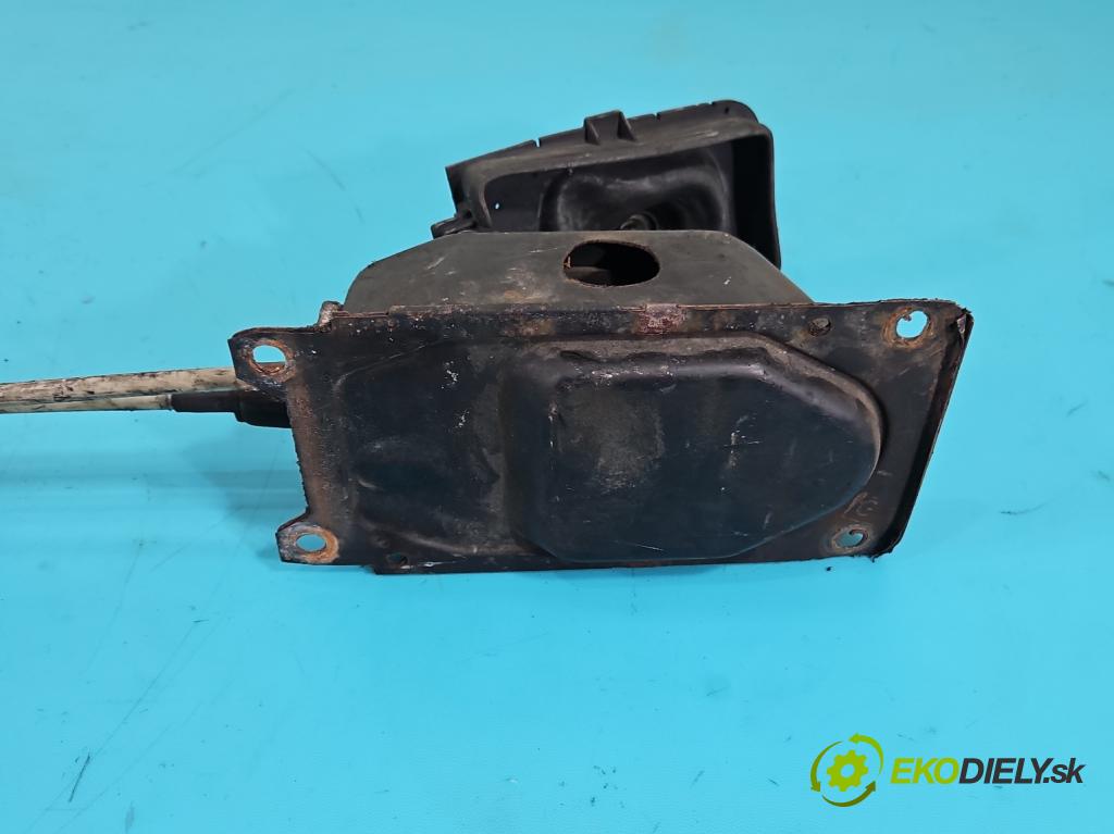 Vw Passat B3 1988-1993 1.6d 69KM manual 51 kW 1600 cm3 5- Páka: Změny: stupeň,rýchlosť  (Rýchlostná páka (kulisa))