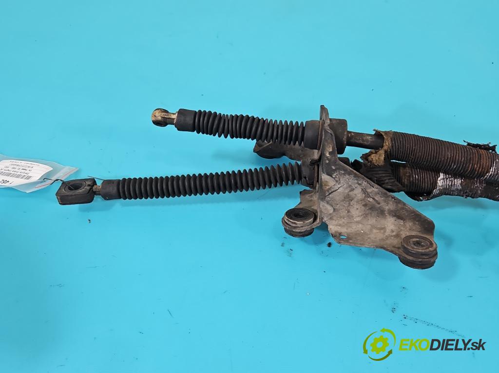 Vw Passat B3 1988-1993 1.6d 69KM manual 51 kW 1600 cm3 5- Páka: Změny: stupeň,rýchlosť  (Rýchlostná páka (kulisa))