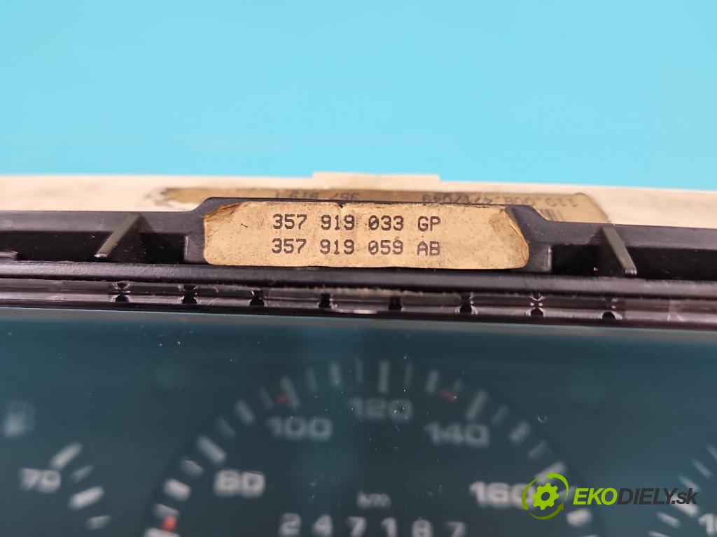 Vw Passat B3 1988-1993 1.6d 69KM manual 51 kW 1600 cm3 5- prístrojovka/ budíky 357919033GP (Prístrojová doska)