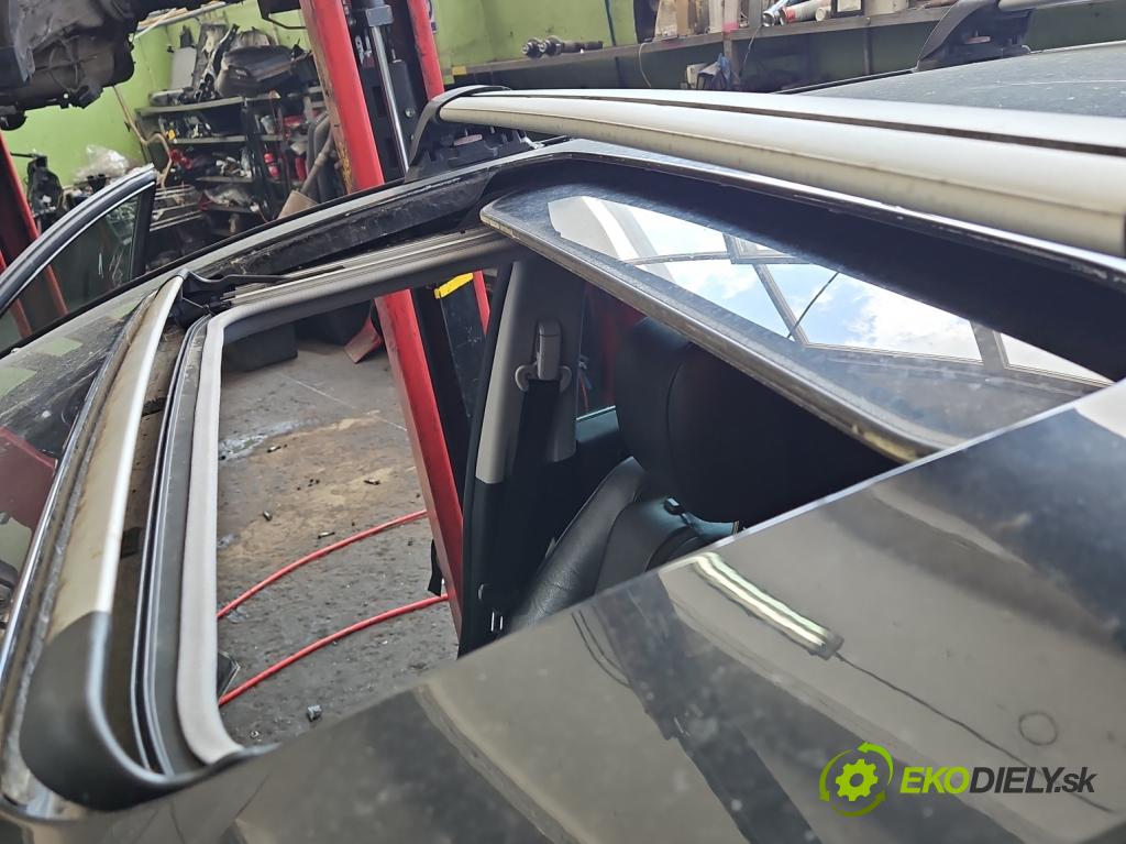Mazda Cx-7 2.3 T 245KM automatic 180 kW 2260 cm3 5- Střešní okno:  (Sklo karosérie)