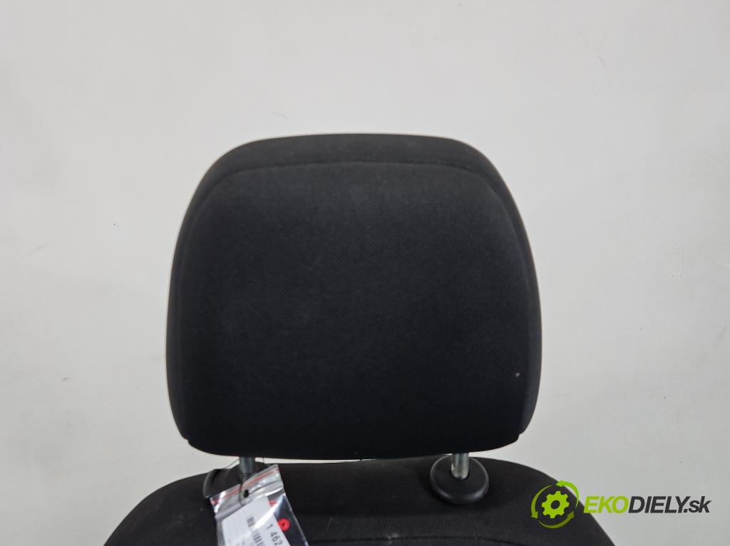 Fiat Punto EVO 09-12 1.4 77 hp manual 57 kW 1368 cm3 5- Sedadlo levý  (Sedačky, sedadla)