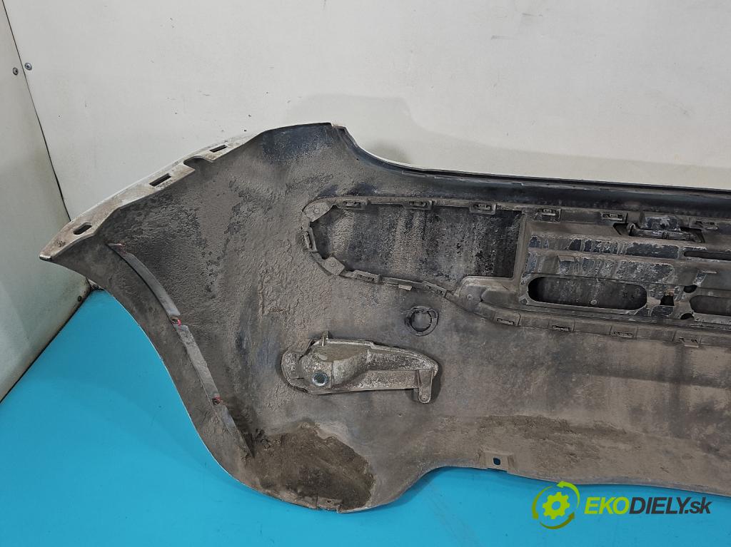Fiat Punto Grande 1.4 77 hp manual 57 kW 1368 cm3 5- nárazník zadní (Klika dveří ostatní)