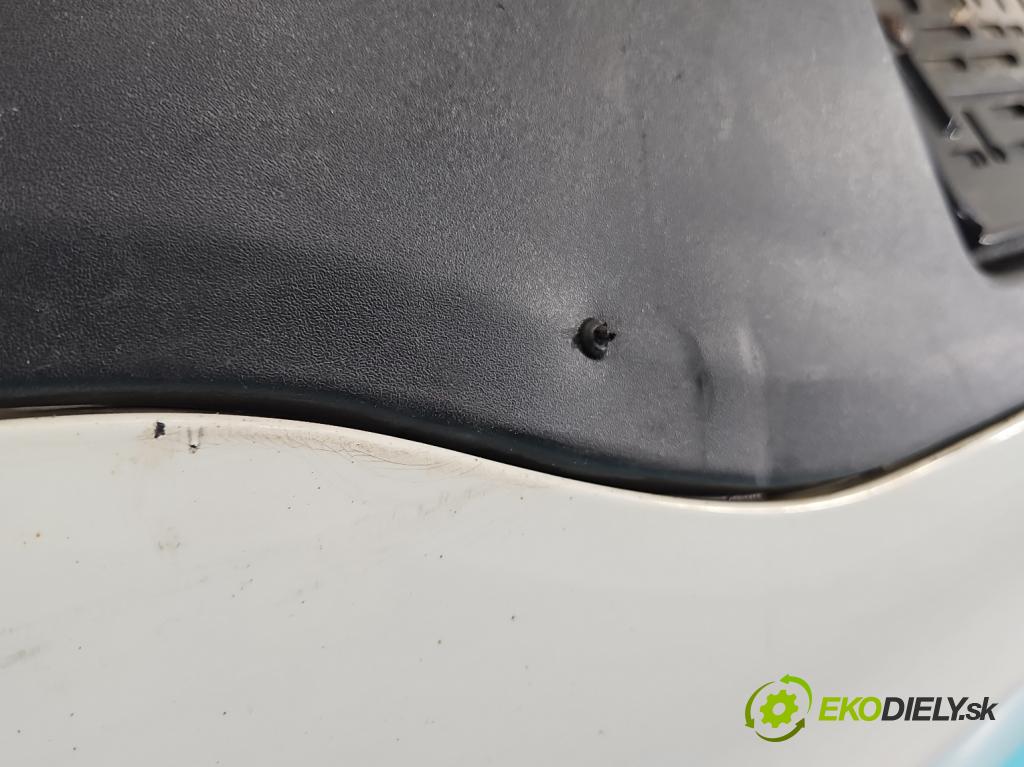 Fiat Punto Grande 1.4 77 hp manual 57 kW 1368 cm3 5- nárazník zadní (Klika dveří ostatní)