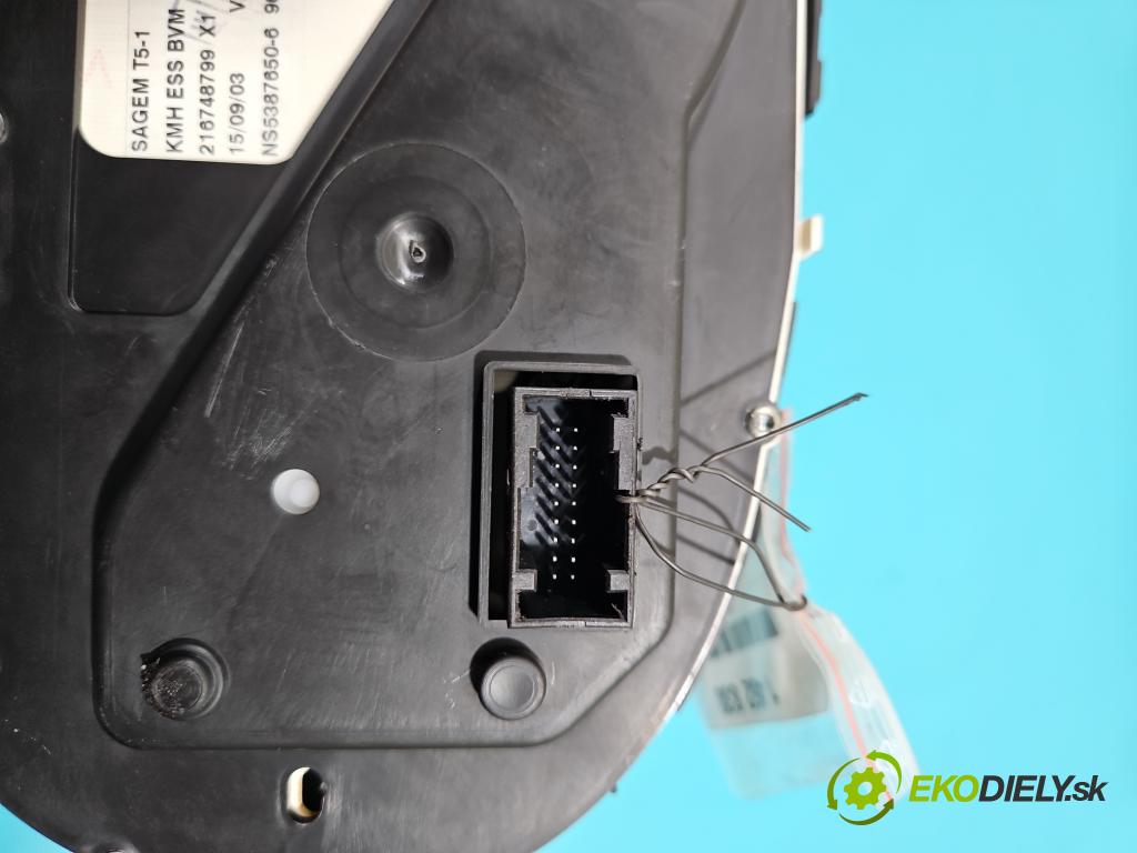 Peugeot 307 2.0 16V 135 HP manual 99 kW 1997 cm3 5- prístrojovka/ budíky  (Prístrojová doska)