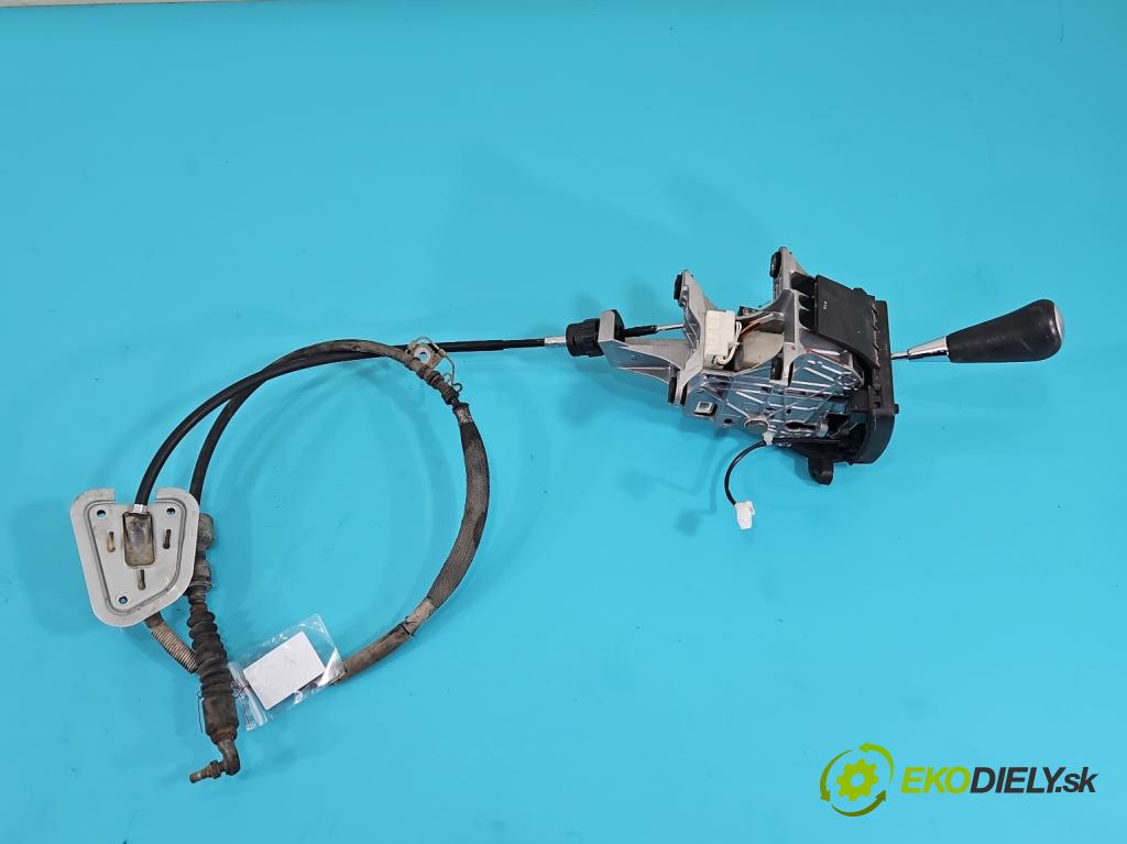 Lexus RX II 2003-2008 3.3 V6 211KM automatic 155 kW 3311 cm3 5- Páka: Změny: stupeň,rýchlosť  (Rýchlostná páka (kulisa))