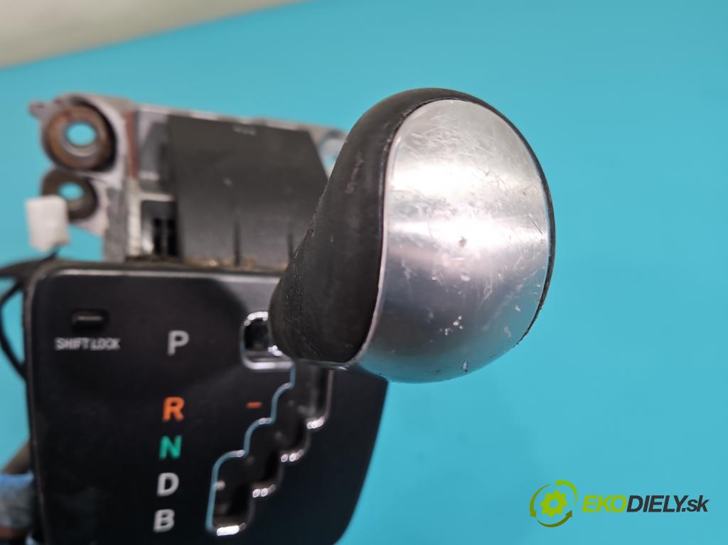 Lexus RX II 2003-2008 3.3 V6 211KM automatic 155 kW 3311 cm3 5- Páka: Změny: stupeň,rýchlosť  (Rýchlostná páka (kulisa))