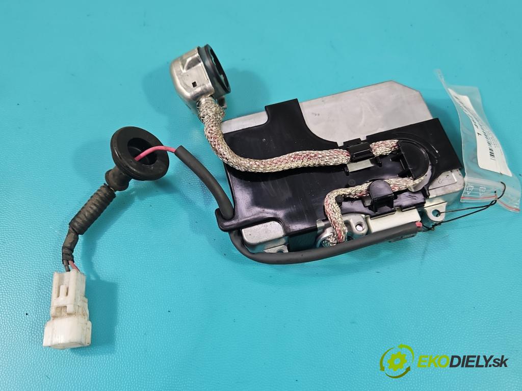 Lexus RX II 2003-2008 3.3 V6 211KM automatic 155 kW 3311 cm3 5- střídač: xenon 85967-51010 (Riadiaca jednotka xenónu)