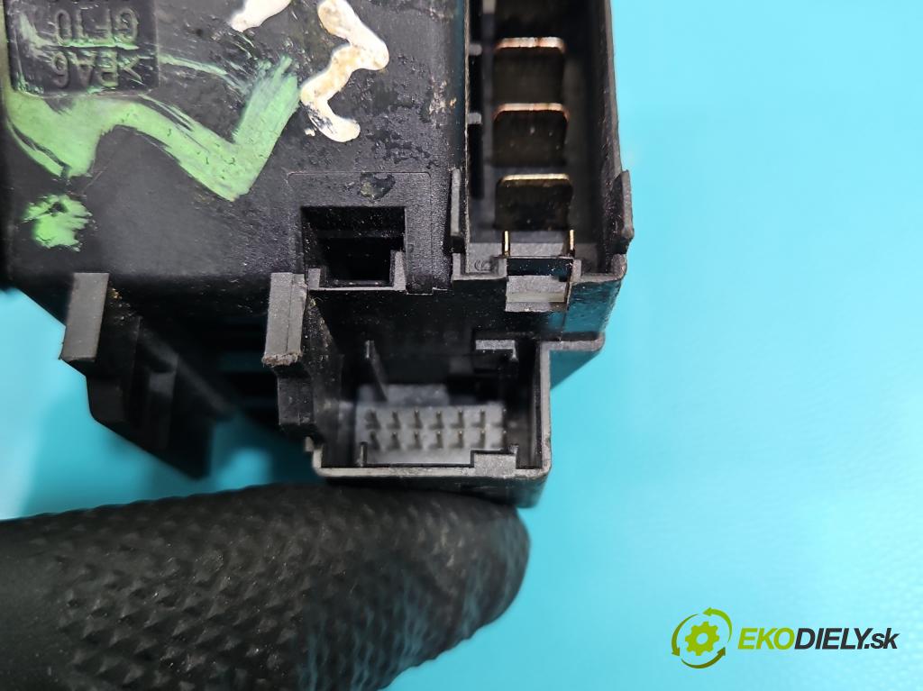 Mercedes C W202 1993-2001 2.2 cdi 125 HP manual 92 kW 2151 cm3 4- Spínačka 2105450208 (Spínacia skrinka)