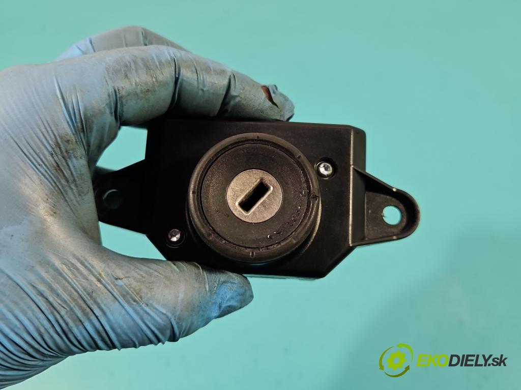 Audi A6 C6 2004-2011 2.0 tdi 140 HP manual 103 kW 1968 cm3 4- Spínačka 4F0909131D (Spínacia skrinka)