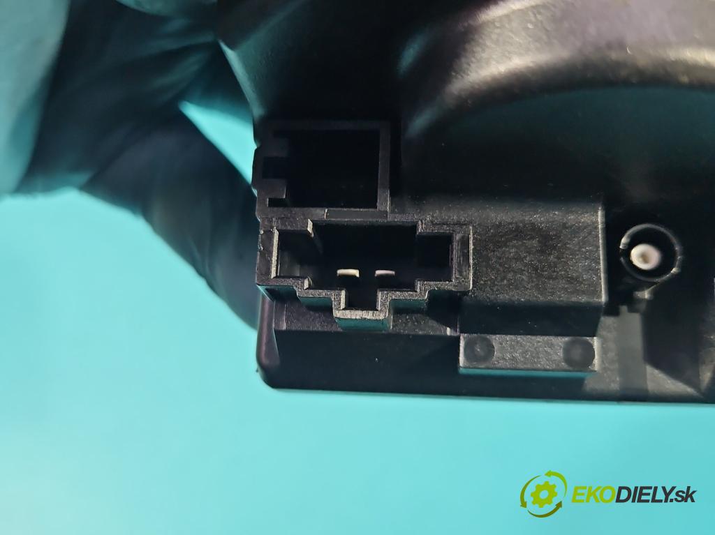 Audi A6 C6 2004-2011 2.0 tdi 140 HP manual 103 kW 1968 cm3 4- Spínačka 4F0909131D (Spínacia skrinka)