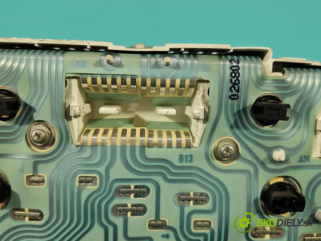 Volvo V40 I 1995-2004 1.9 dci 116 HP manual 85 kW 1870 cm3 5- prístrojovka/ budíky 30889706 (Prístrojová doska)