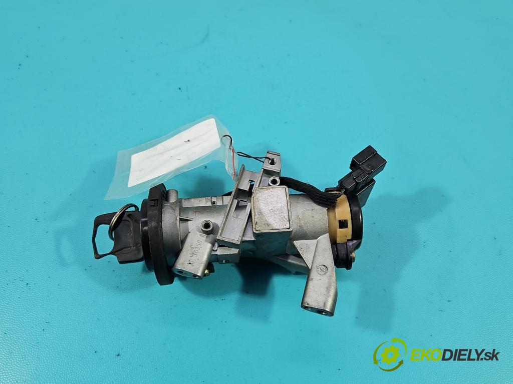 Volvo V40 I 1995-2004 1.9 dci 116 HP manual 85 kW 1870 cm3 5- Spínačka  (Spínacia skrinka)