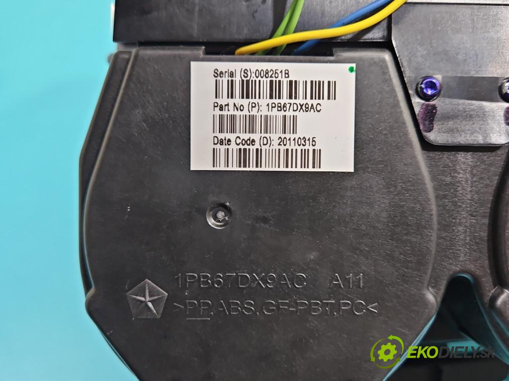 Lancia Thema II 2011-2014 3.0 CRD 239KM automatic 176 kW 2987 cm3 4- Rukojeť: na nápoje: 1PB67DX9AC (Držiak (úchyt) na nápoje)