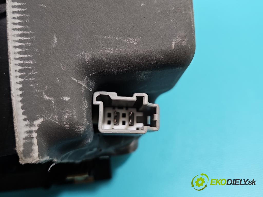 Lancia Thema II 2011-2014 3.0 CRD 239KM automatic 176 kW 2987 cm3 4- Rukojeť: na nápoje: 1PB67DX9AC (Držiak (úchyt) na nápoje)