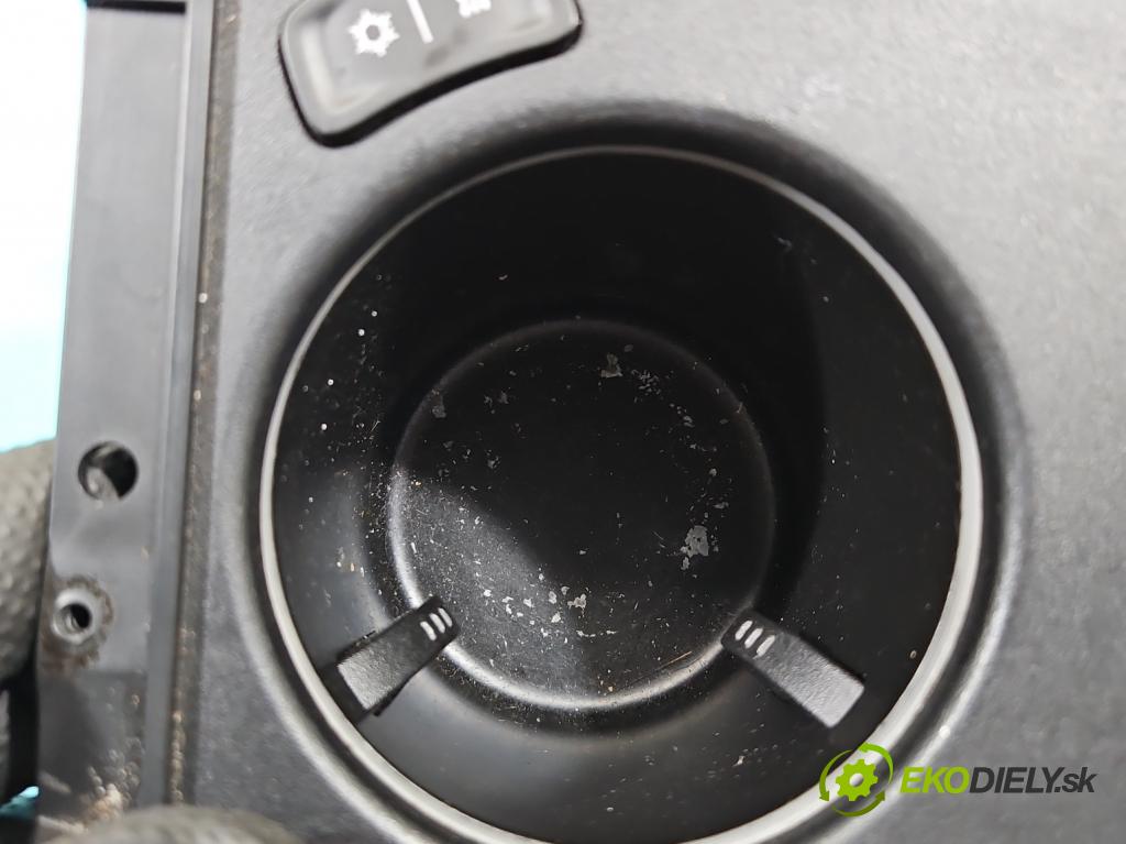 Lancia Thema II 2011-2014 3.0 CRD 239KM automatic 176 kW 2987 cm3 4- Rukojeť: na nápoje: 1PB67DX9AC (Držiak (úchyt) na nápoje)