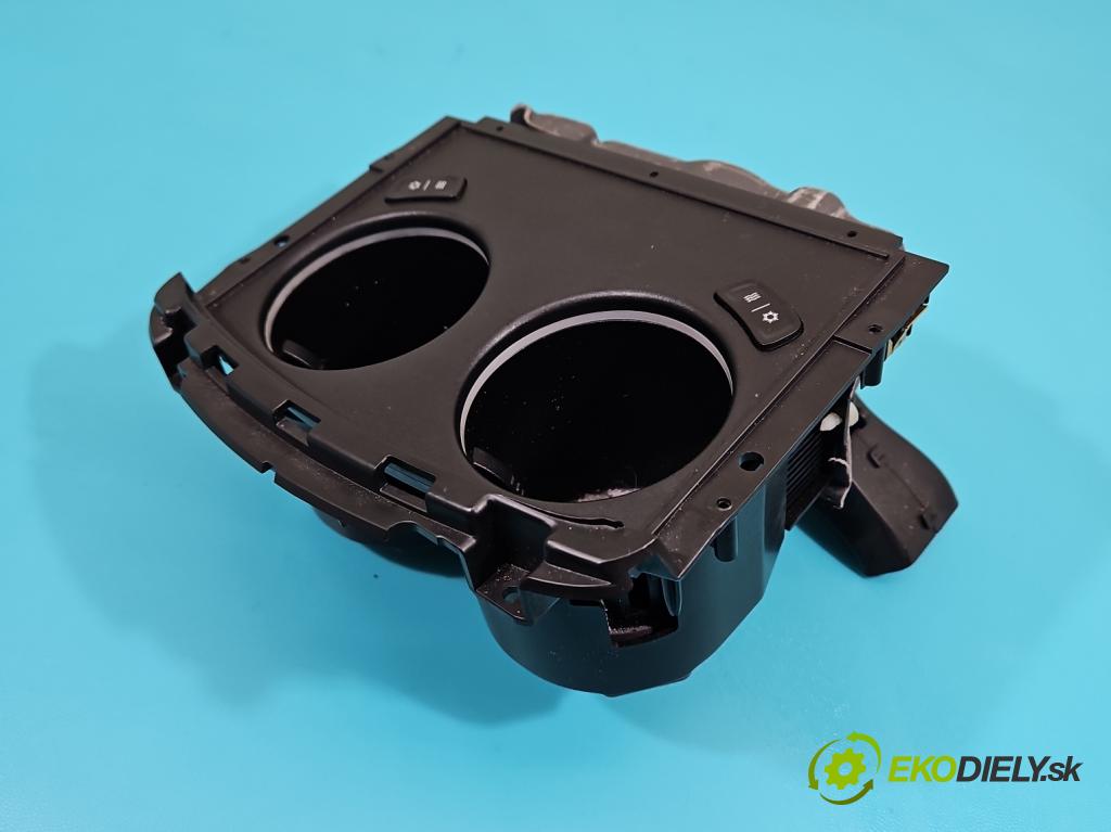 Lancia Thema II 2011-2014 3.0 CRD 239KM automatic 176 kW 2987 cm3 4- Rukojeť: na nápoje: 1PB67DX9AC (Držiak (úchyt) na nápoje)