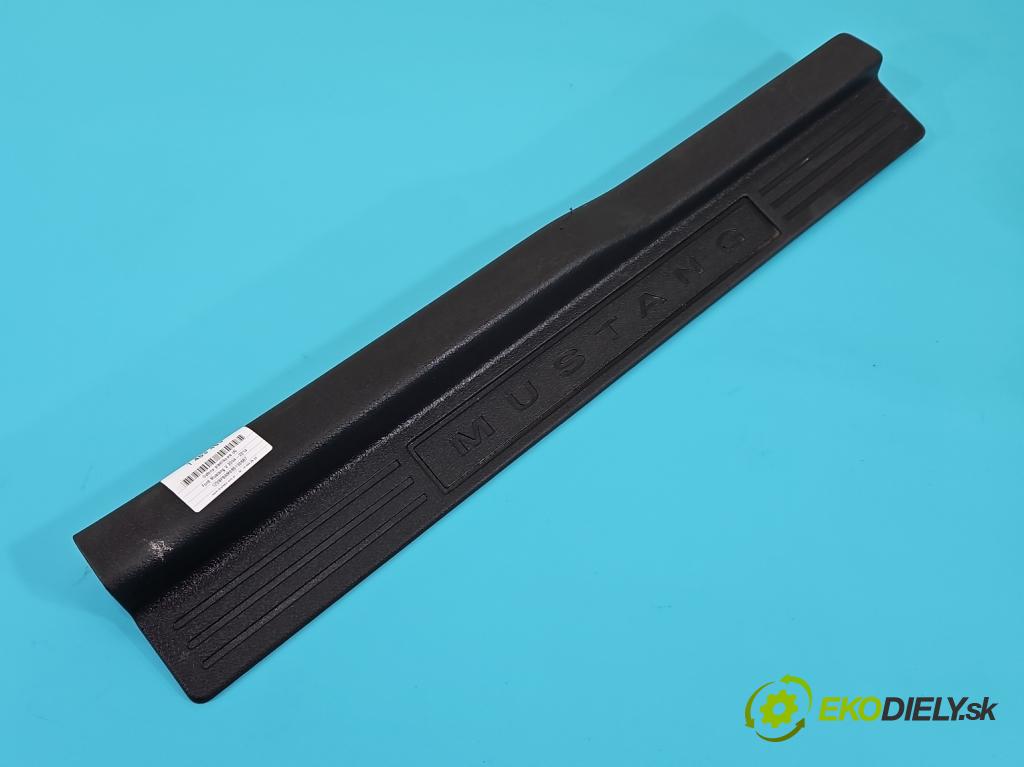 Ford Mustang V 2004-2014 3.7 V6 automatic 227 kW 3731 cm3 2- kryt plast 4R33-6313200-DMW