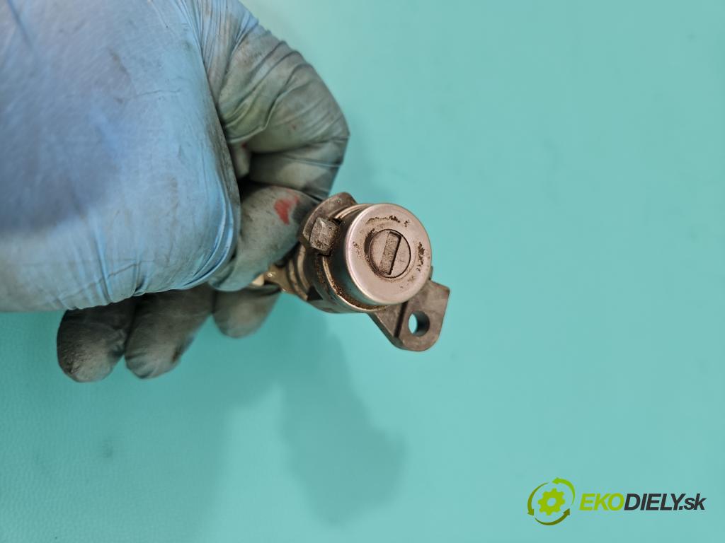 Ford Mustang V 2004-2014 3.7 V6 automatic 227 kW 3731 cm3 2- Vložka: zámek: