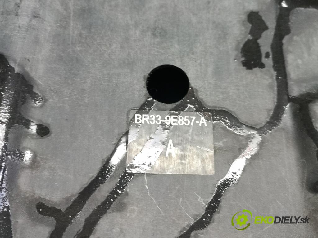 Ford Mustang V 2004-2014 3.7 V6 automatic 227 kW 3731 cm3 2- kryt plastová 28137042