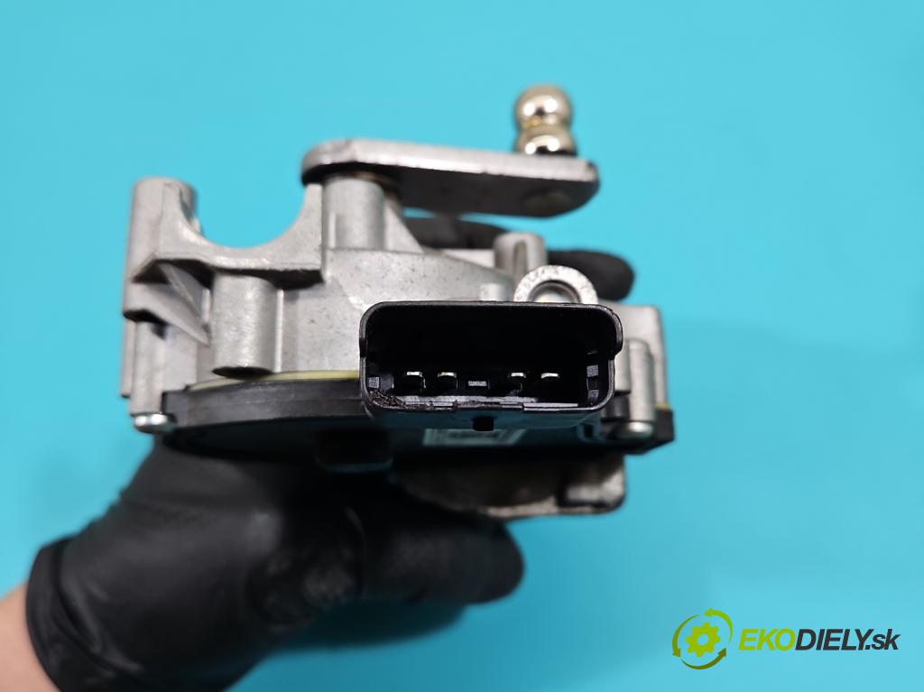 Peugeot Expert III 2016- 2.0 hdi 122 HP manual 90 kW 1997 cm3 5- motor stieračov predné 9808465280