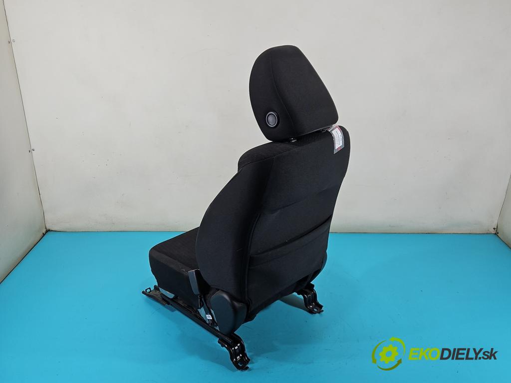 Honda HR-V II 2013-2021 1.5 16V 131 HP manual 96 kW 1498 cm3 5- Sedačka pravý  (Sedadlo)