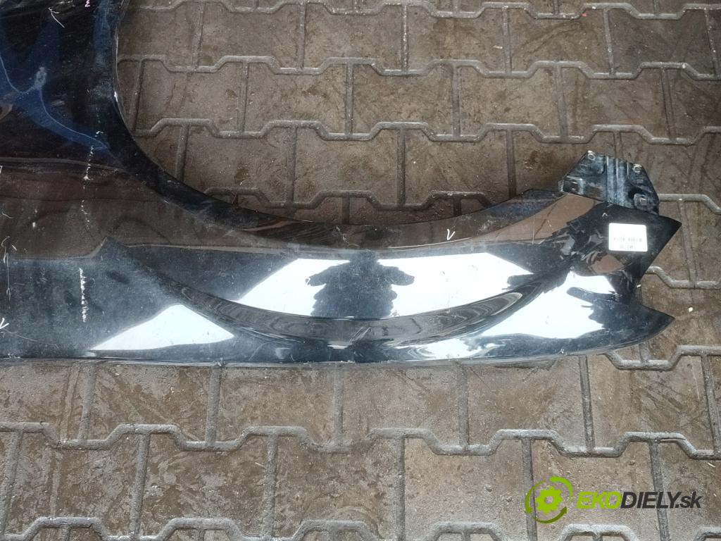 Lancia Thema II 2011-2014 3.0 CRD 239KM automatic 176 kW 2987 cm3 4- blatník predné ľavý  (Blatník predný ľavý)