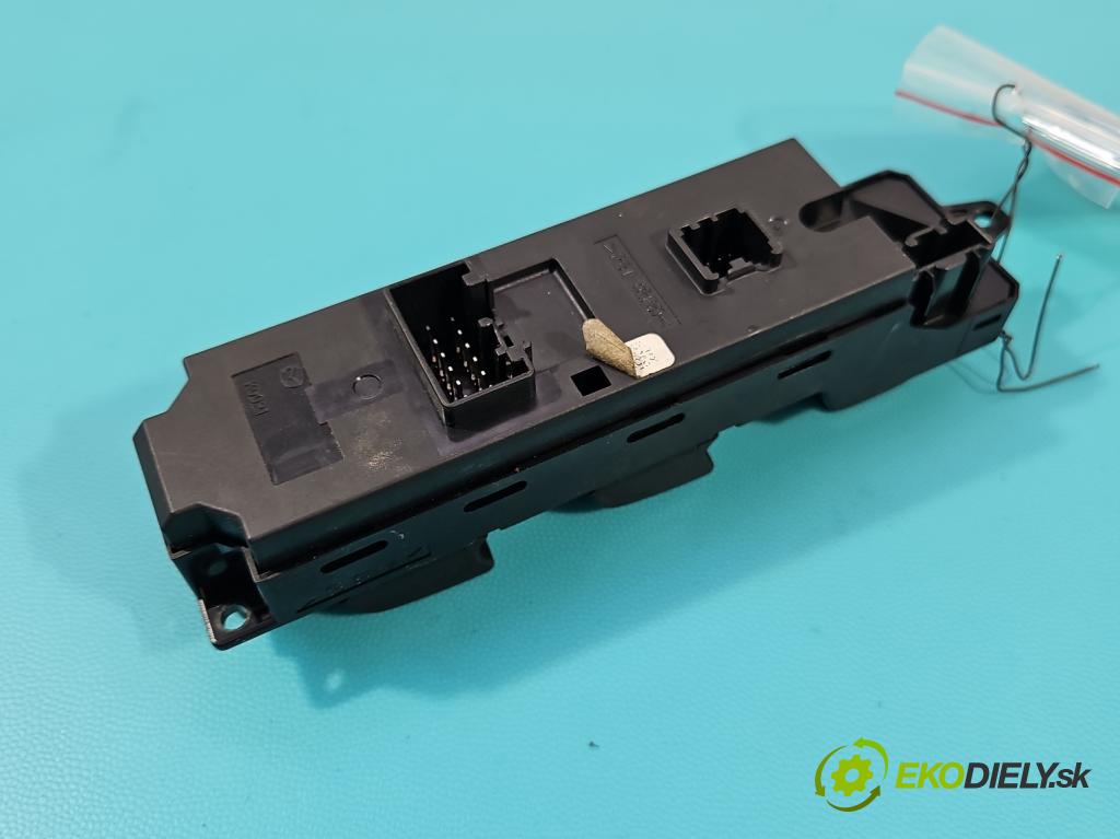 Mazda Cx-7 2.3 T 245KM automatic 180 kW 2260 cm3 5- prepínač okien spätných zrkadiel