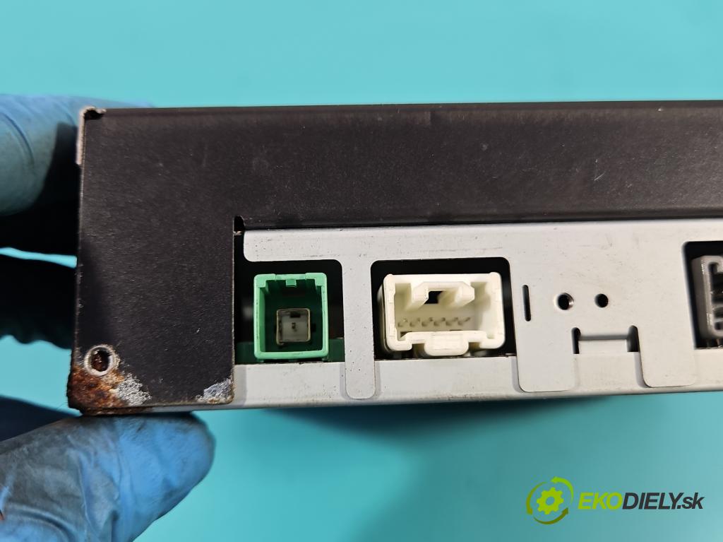 Mazda Cx-7 2.3 T 245KM automatic 180 kW 2260 cm3 5- Navigace: čtečka 462100-8770