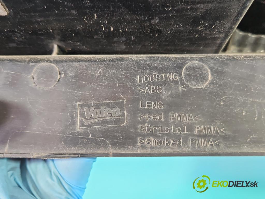 Suzuki Splash 1.2 16V 86 HP manual 63 kW 1242 cm3 5- svetlo / reflektor zadné ľavé 35604-51K10 (Kľučka dverí ostatné)