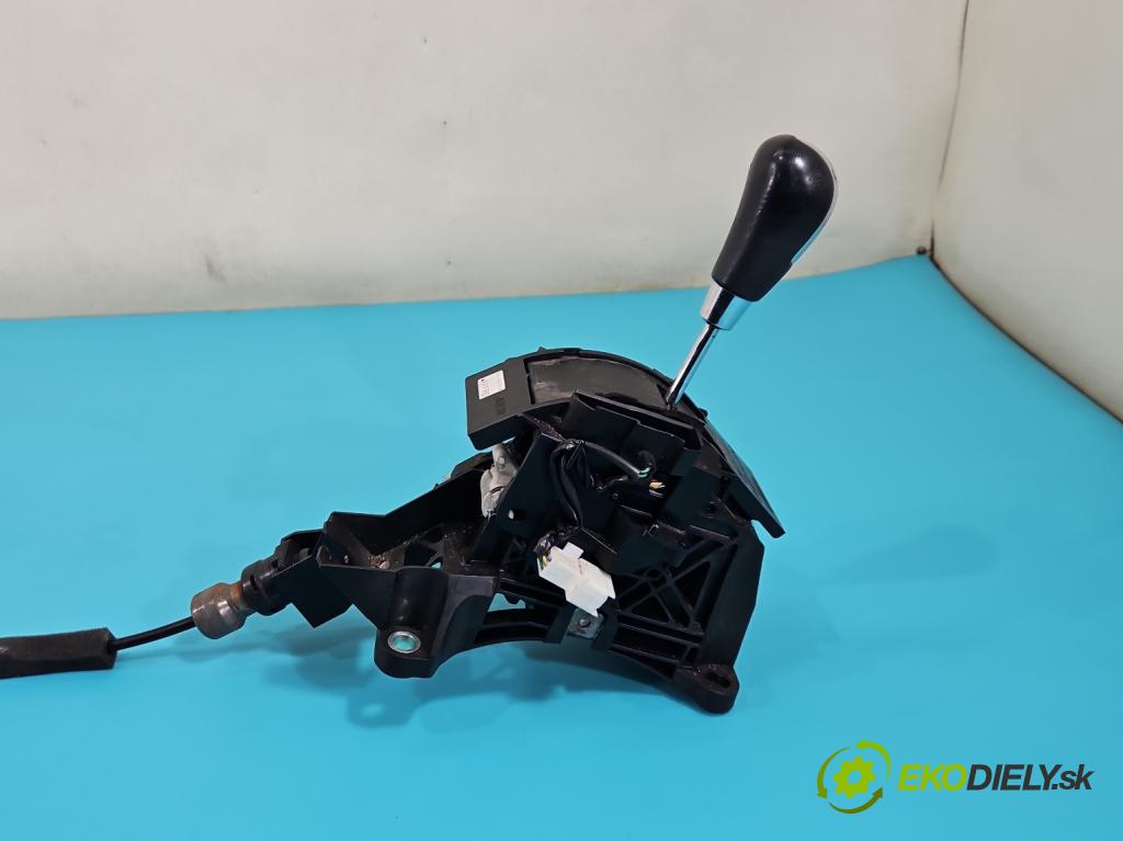 Mazda Cx-7 2.3 T 245KM automatic 180 kW 2260 cm3 5- Páka: Změny: stupeň,rýchlosť  (Rýchlostná páka (kulisa))