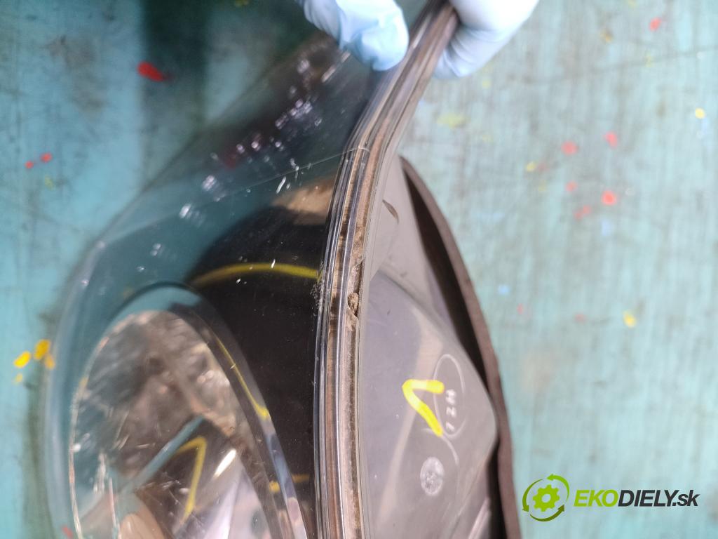 Mazda Cx-7 2.3 T 245KM automatic 180 kW 2260 cm3 5- svetlo / reflektor zadné ľavé  (Kľučka dverí ostatné)