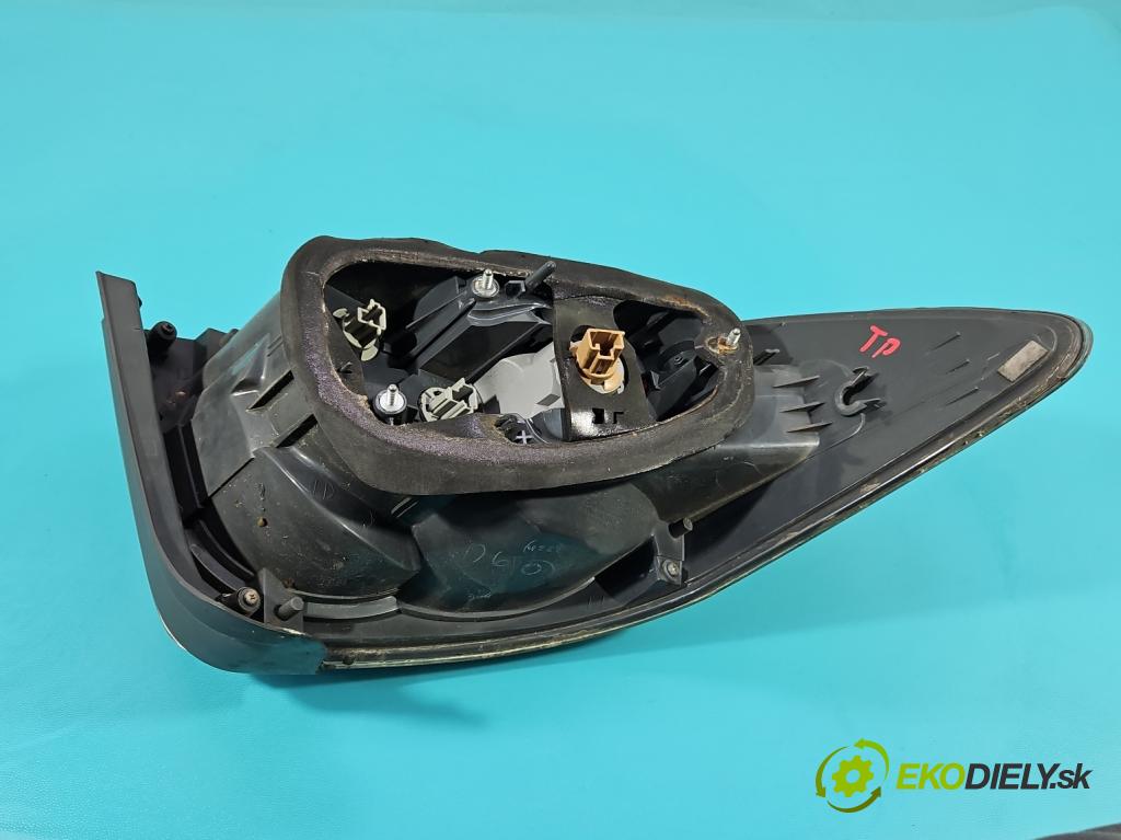 Mazda Cx-7 2.3 T 245KM automatic 180 kW 2260 cm3 5- svetlo / reflektor zadné pravé  (Kľučka dverí ostatné)