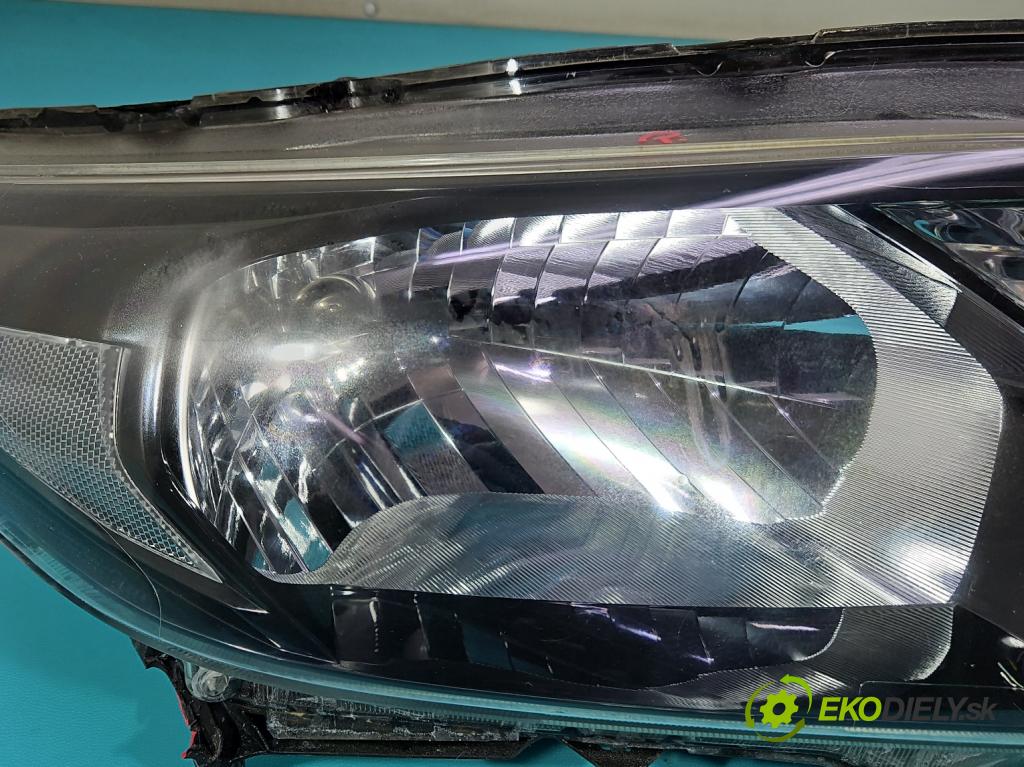 Honda HR-V II 2013-2021 1.5 16V 131 HP manual 96 kW 1498 cm3 5- Reflektor: pravý  (Svetlo predné pravé)