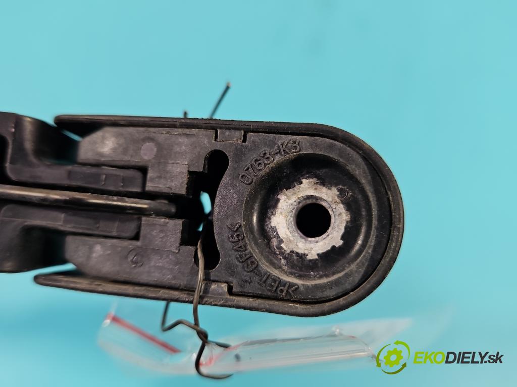 Kia Niro I 2016-2022 1.6 GDI 105 HP automatic 77.2 kW 1580 cm3 5- rameno stieračov zadné 0763-K3