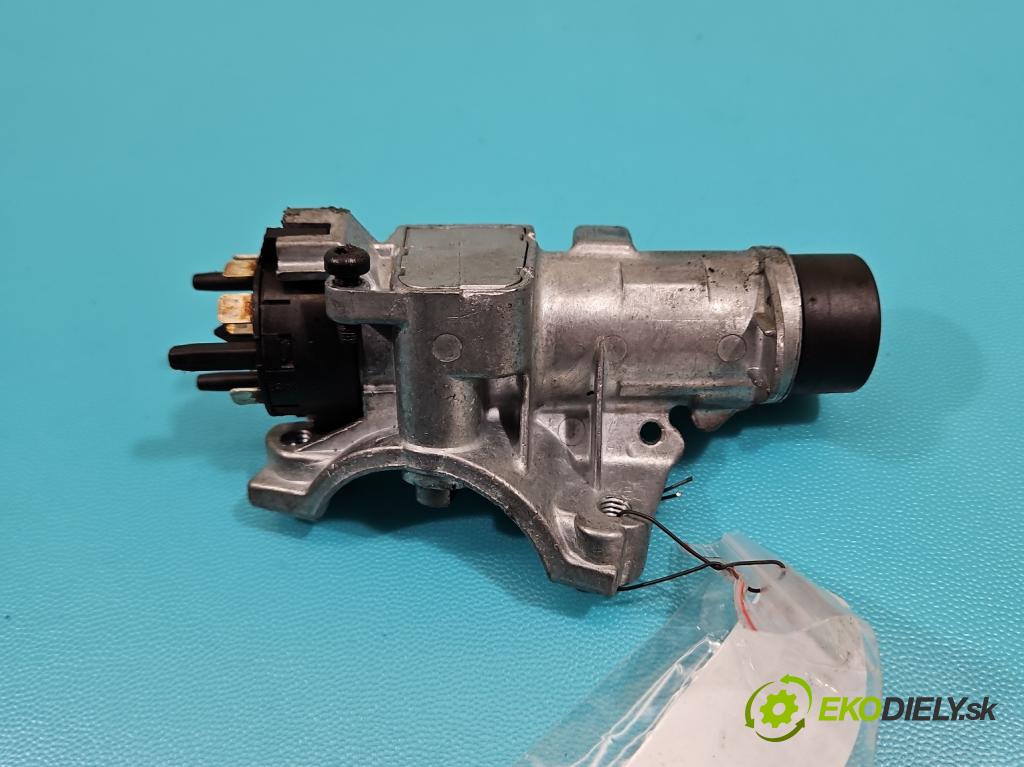 Audi A4 B5 1994-2001 1.9 tdi (AFN) 110 HP manual 81 kW 1896 cm3 5- Spínačka 4D0905851E (Spínacia skrinka)