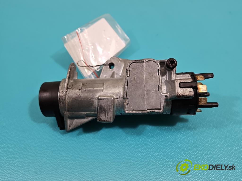 Audi A4 B5 1994-2001 1.9 tdi (AFN) 110 HP manual 81 kW 1896 cm3 5- Spínačka 4D0905851E (Spínacia skrinka)