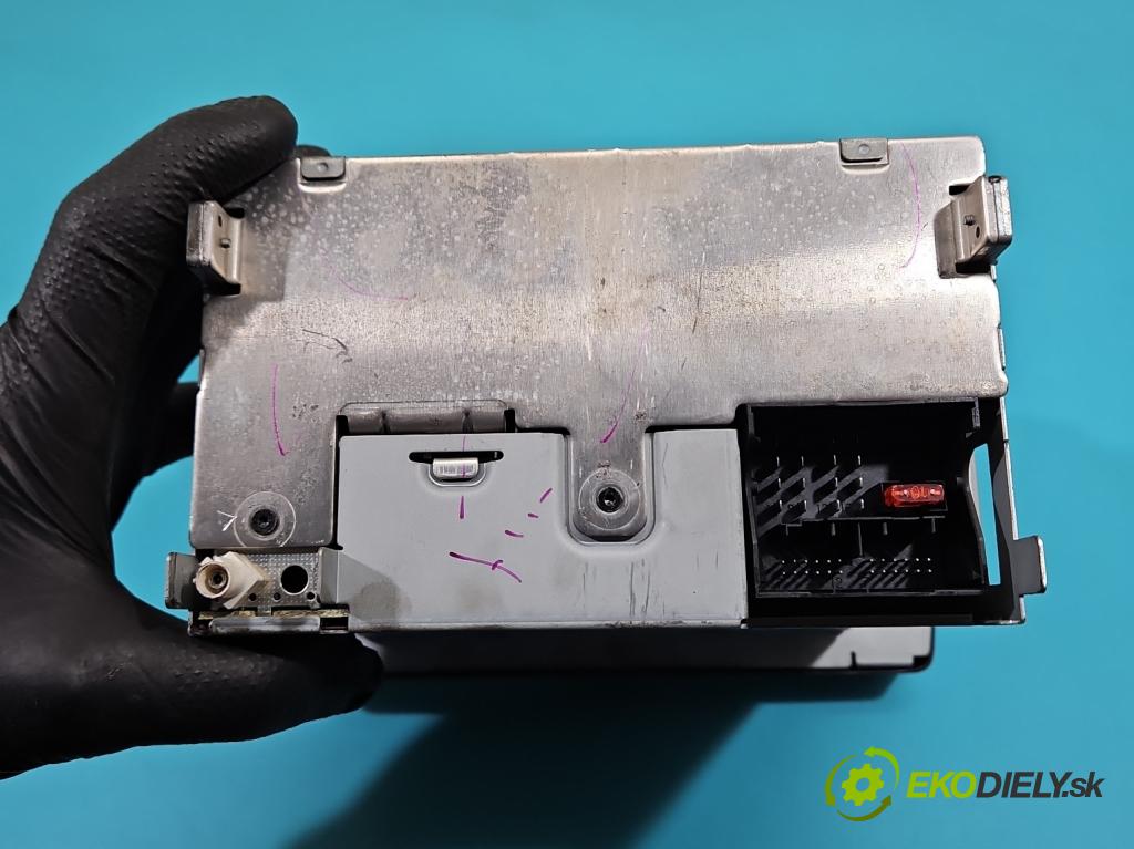 Skoda Octavia II 2004-2013 2.0 tdi 140 HP manual 103 kW 1968 cm3 5- Radio originál 1Z0035161C