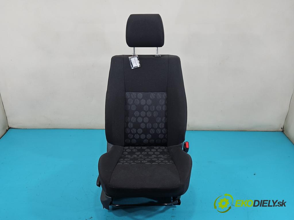 Suzuki Splash 1.2 16V 86 HP manual 63 kW 1242 cm3 5- Sedačka pravý  (Sedadlo)