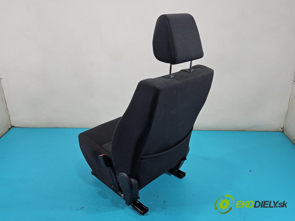 Suzuki Splash 1.2 16V 86 HP manual 63 kW 1242 cm3 5- Sedačka pravý  (Sedadlo)