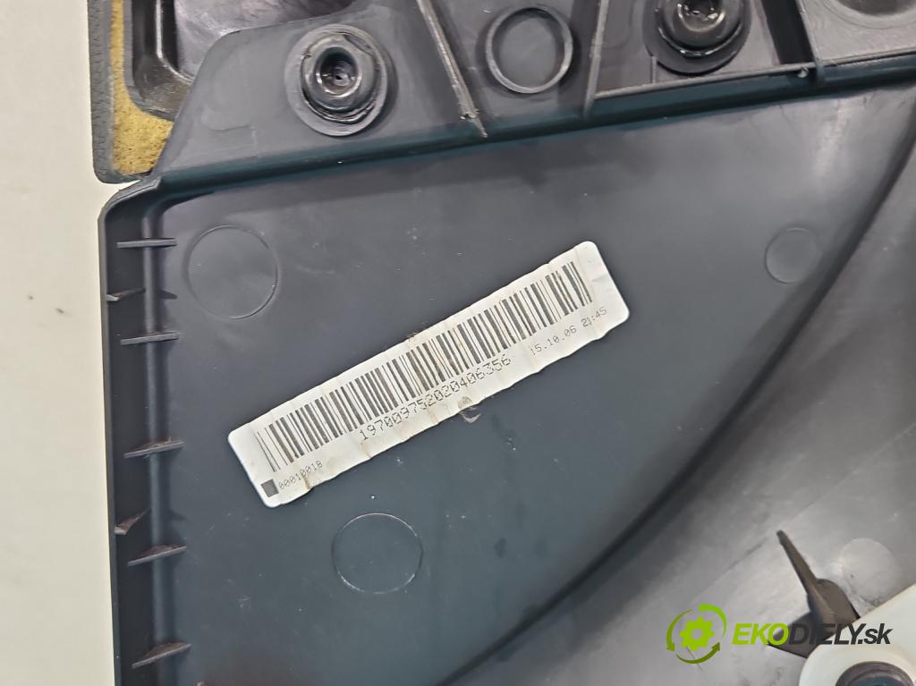 Skoda Octavia II 2004-2013 2.0 tdi 140 HP manual 103 kW 1968 cm3 5- Čalounictví: dvere predné ľavé