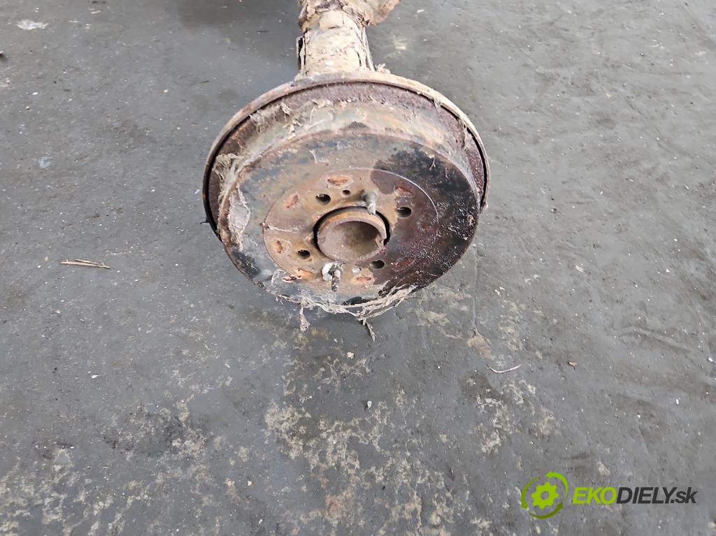 Polonez Caro / Atu 1.6 77 HP manual 57 kW 1598 cm3 4- Most: zadní: